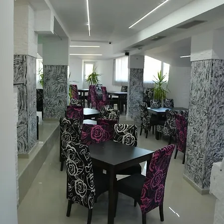 Bed & Breakfast Prenociste Bojan 017 *