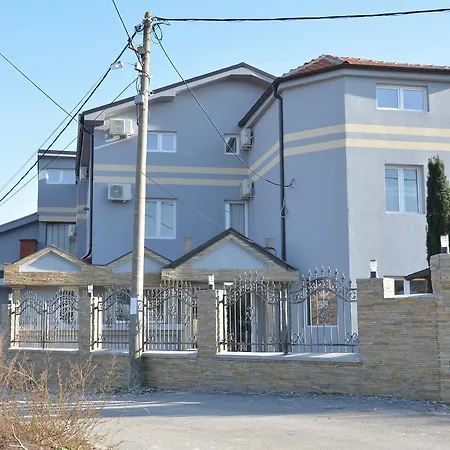 Bed & Breakfast Prenociste Bojan 017 *