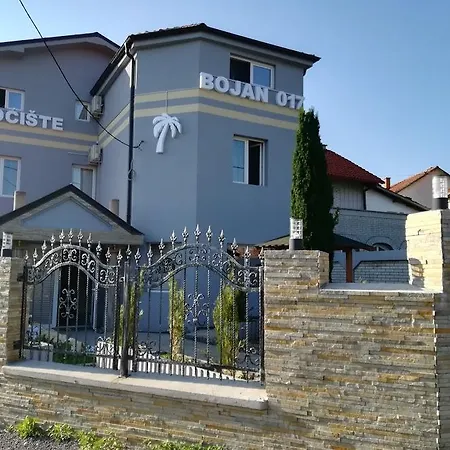 Prenociste Bojan 017 Bed & Breakfast